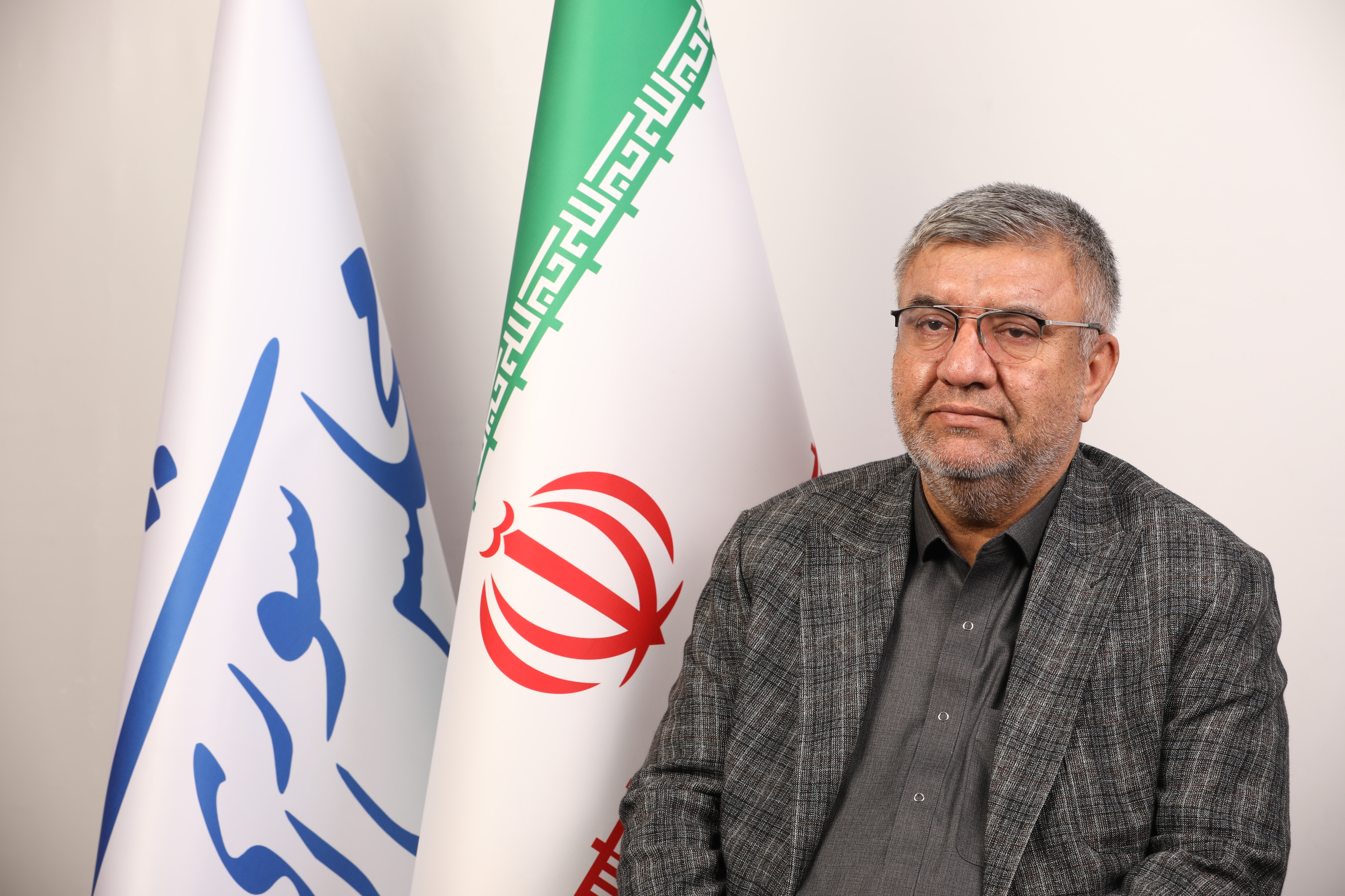 نماینده ایرانشهر در پیامی فرا رسیدن روز جمهوری اسلامی ایران را تبریک گفت